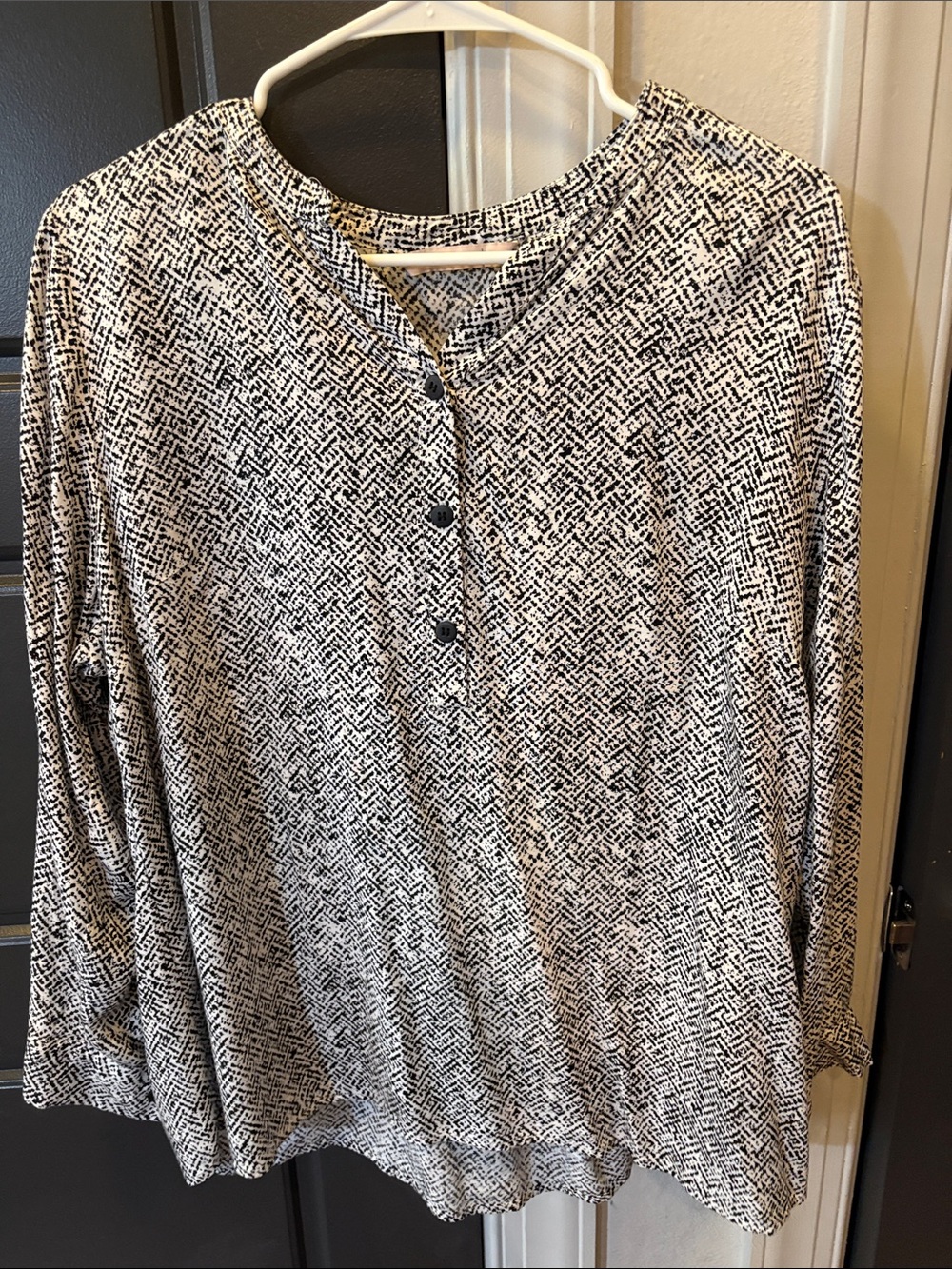 Black & White patterned women's henley top